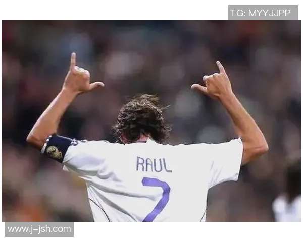 全球足球服7号球星风采大全 盘点经典球衣与传奇球员背后故事