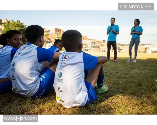 足球过人王闪耀绿茵展绝技用速度与技巧诠释进攻艺术